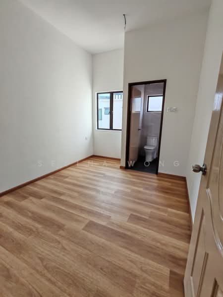 Rumah Teres 2 Tingkat untuk Dijual di Taman Lapangan Indah (Ipoh) - Selina Wong - 2nd Bedroom - PropertyGuru.com.my