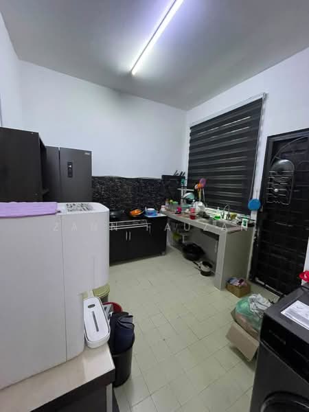 2-storey Terraced House for Rent in Rawang (Selangor) - Zann Fauzan - Kitchen - PropertyGuru.com.my