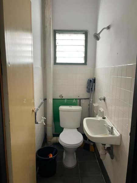 2-storey Terraced House for Rent in Rawang (Selangor) - Zann Fauzan - Bathroom - PropertyGuru.com.my