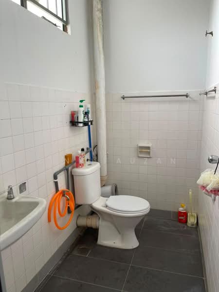 2-storey Terraced House for Rent in Rawang (Selangor) - Zann Fauzan - Bathroom - PropertyGuru.com.my