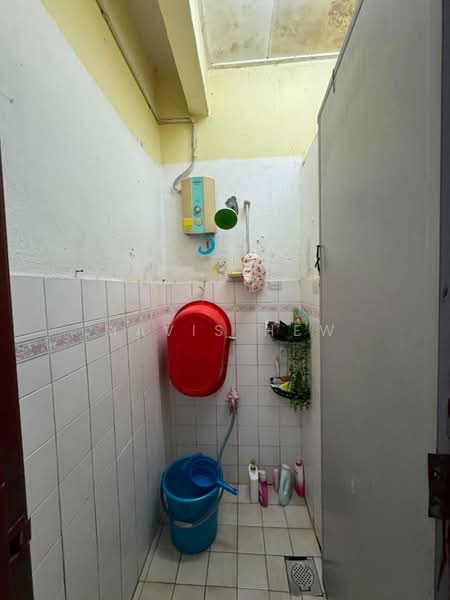 Rumah Teres 2 Tingkat untuk Dijual di Bandar Seri Alam (Masai) - Mavis Hew - Bathroom - PropertyGuru.com.my