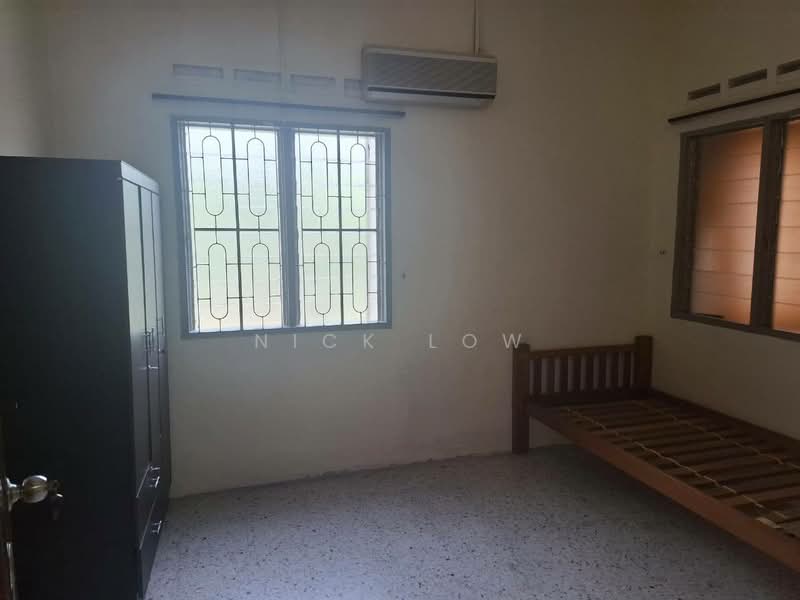 Rumah Teres 1 Tingkat untuk Disewa di Taman Ungku Tun Aminah (Skudai) - Nick Low - Bedroom - PropertyGuru.com.my