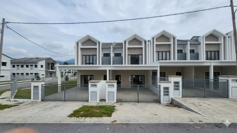 Rumah Teres 2 Tingkat untuk Dijual di Taman Lestari Permai (Seri Kembangan) - CJ Lee - Exterior - PropertyGuru.com.my