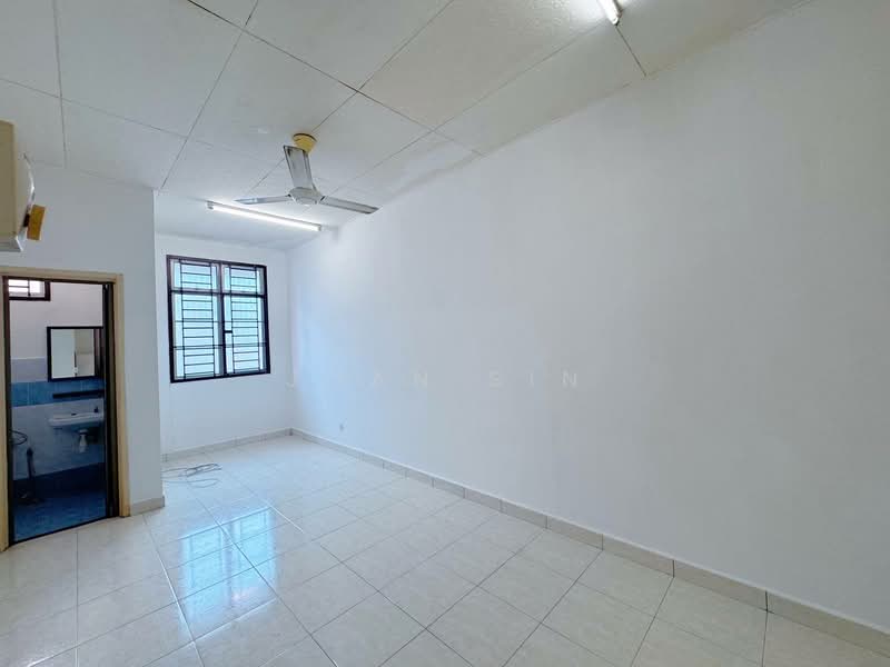 Rumah Teres 2 Tingkat untuk Dijual di Taman Bestari Indah (Ulu Tiram) - Joan Sin - PropertyGuru.com.my