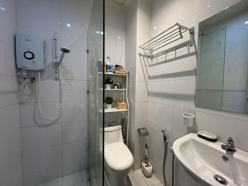 Servis Apartment untuk Disewa di The Wave Residence - Geoffery Wee - Bathroom - PropertyGuru.com.my