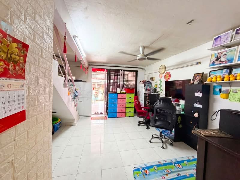 2-storey Terraced House for Sale in Tebrau (Johor) - Smith Goh - Living Room - PropertyGuru.com.my