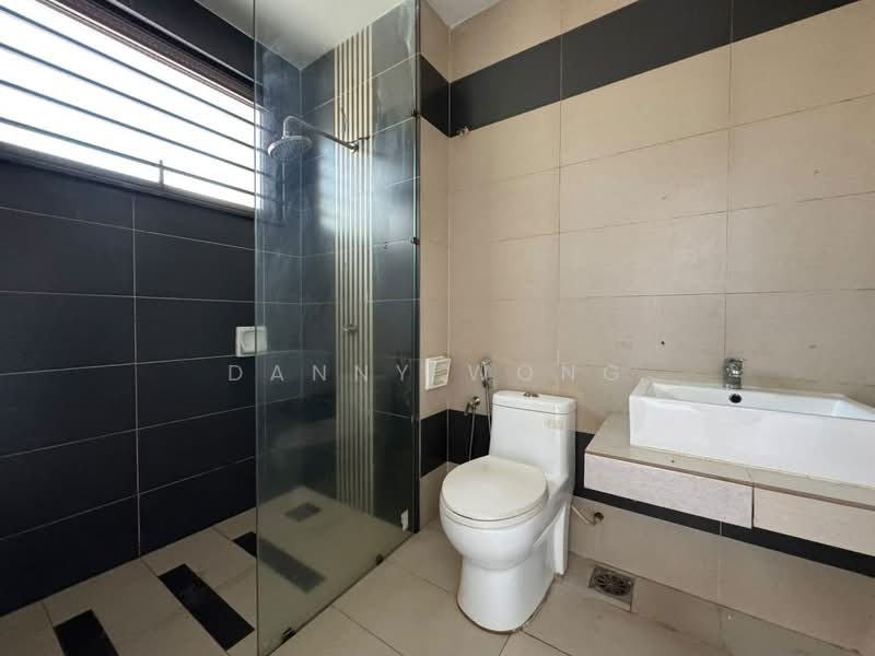 2.5-storey Terraced House for Sale in Rawang (Selangor) - Danny Wong - Bathroom - PropertyGuru.com.my