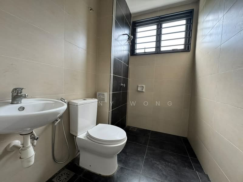 2.5-storey Terraced House for Sale in Rawang (Selangor) - Danny Wong - Bathroom - PropertyGuru.com.my