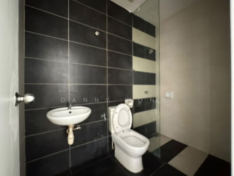 2.5-storey Terraced House for Sale in Rawang (Selangor) - Danny Wong - Bathroom - PropertyGuru.com.my