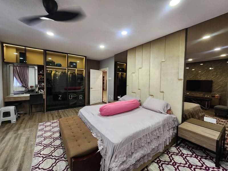 Bungalow House for Sale in Shah Alam (Selangor) - Zuraini Soh - Master Bedroom - PropertyGuru.com.my
