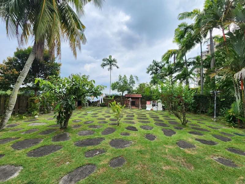 Bungalow House for Sale in Shah Alam (Selangor) - Zuraini Soh - Garden - PropertyGuru.com.my