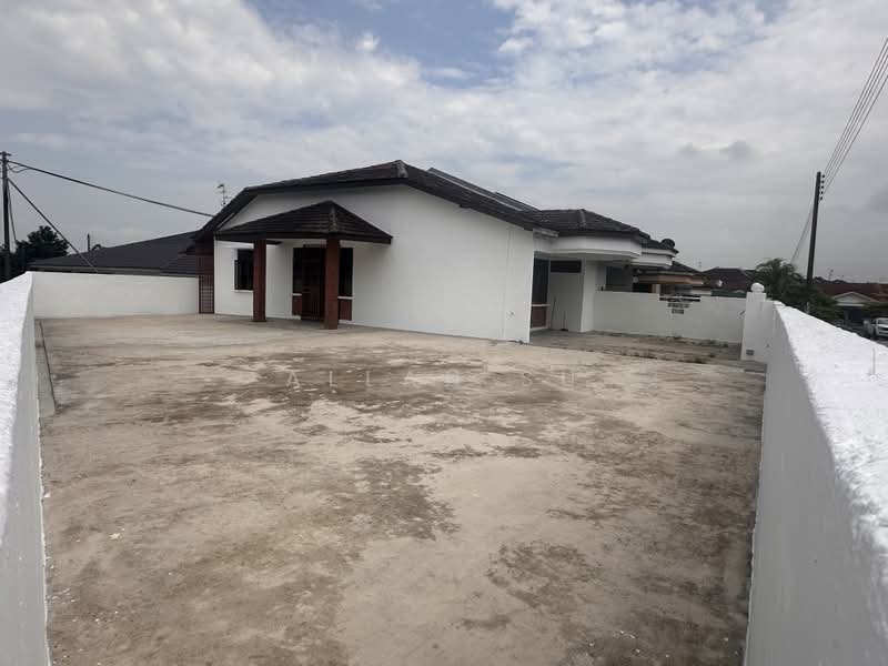 1-storey Terraced House for Sale in Johor Bahru (Johor) - Allan Su - Exterior - PropertyGuru.com.my