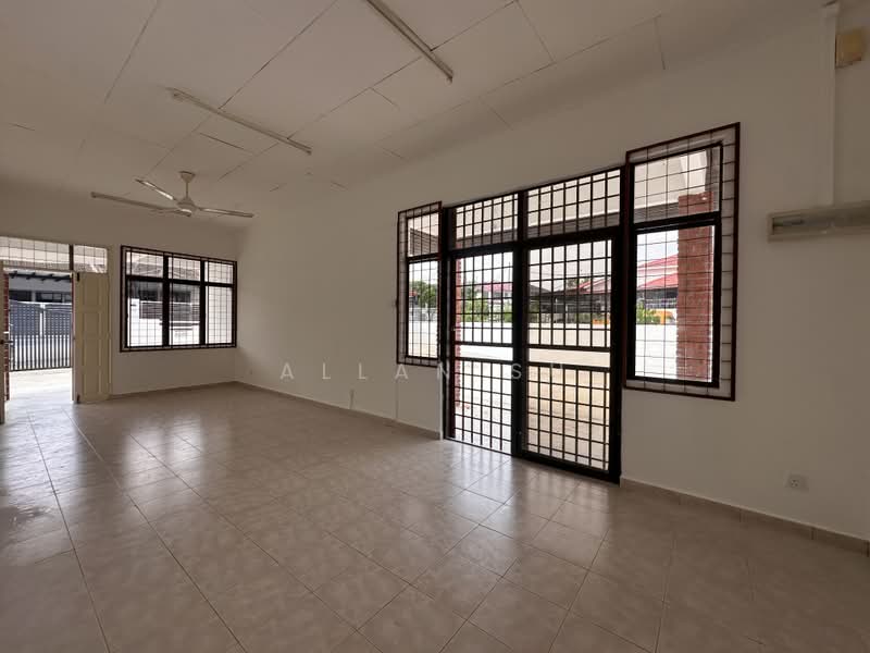 1-storey Terraced House for Sale in Johor Bahru (Johor) - Allan Su - Living Room - PropertyGuru.com.my