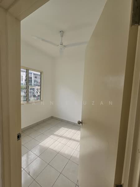 Rumah Teres 2 Tingkat untuk Disewa di Taman Bunga Raya (Serendah) - Zann Fauzan - Interior - PropertyGuru.com.my