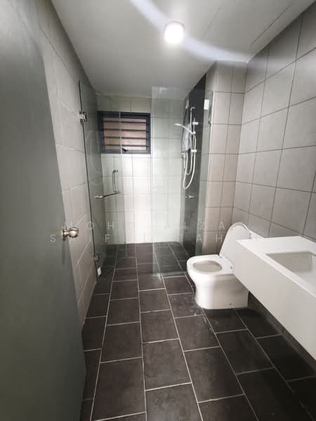 Service Residence for Rent at E'Island Lake Haven - Mohd Aizat Saiful Bahri - Bathroom - PropertyGuru.com.my