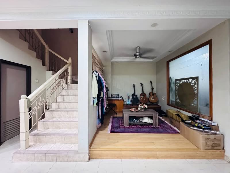 2-storey Terraced House for Sale in Bukit Jelutong (Shah Alam) - Muizz Razak - PropertyGuru.com.my