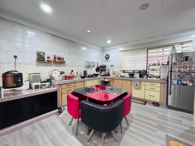 2-storey Terraced House for Sale in Bukit Jelutong (Shah Alam) - Muizz Razak - PropertyGuru.com.my