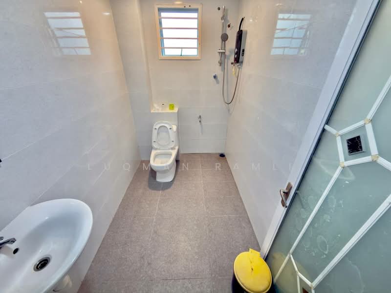 Rumah Teres 2 Tingkat untuk Dijual di Bandar Mahkota Cheras (Cheras) - Luqman Ramli - Bathroom - PropertyGuru.com.my
