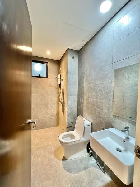 Servis Apartment untuk Disewa di The Birch - Yung Hui Wong - Bathroom - PropertyGuru.com.my