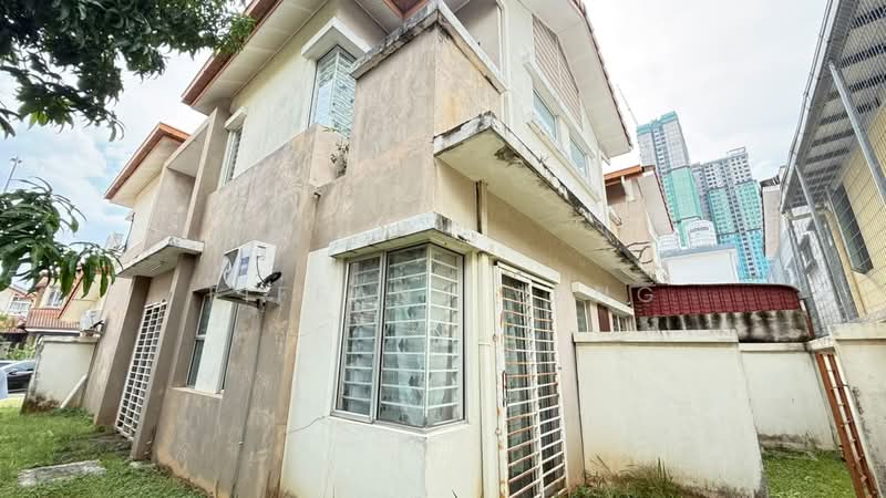 Rumah Berkembar untuk Dijual di Rawang (Selangor) - Tiffany Yang - Backyard - PropertyGuru.com.my