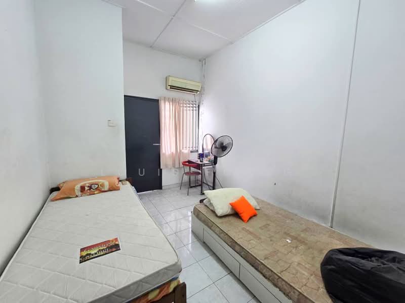 Rumah Teres 2 Tingkat untuk Dijual di Taman Cuepacs (Kepong) - Louis Foong - Bedroom - PropertyGuru.com.my