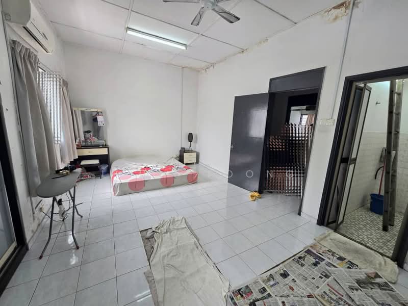 Rumah Teres 2 Tingkat untuk Dijual di Taman Cuepacs (Kepong) - Louis Foong - Bedroom - PropertyGuru.com.my