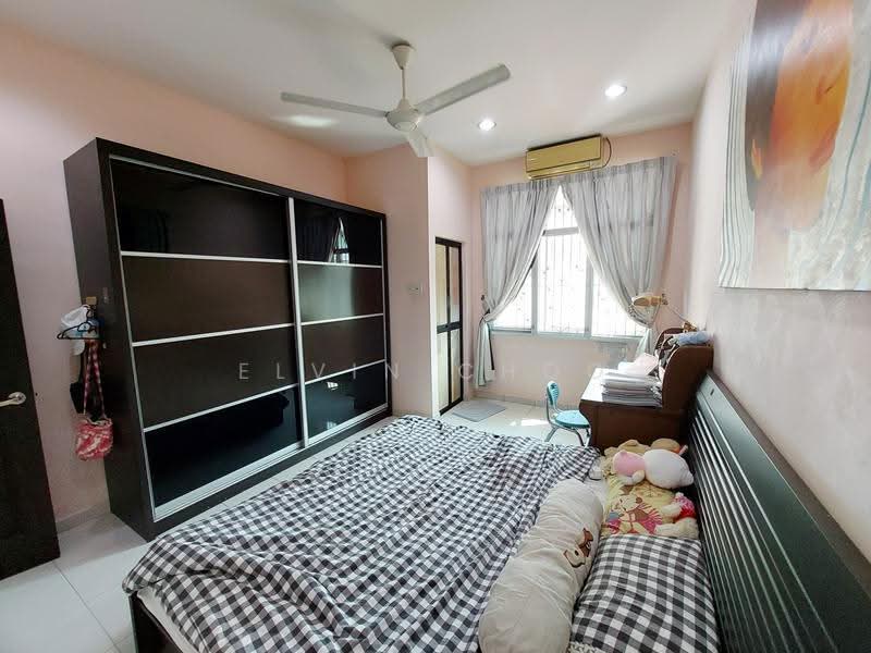Semi-Detached House for Sale in Taman Seri Cendana (Juru) - Elvin Choo - Bedroom - PropertyGuru.com.my