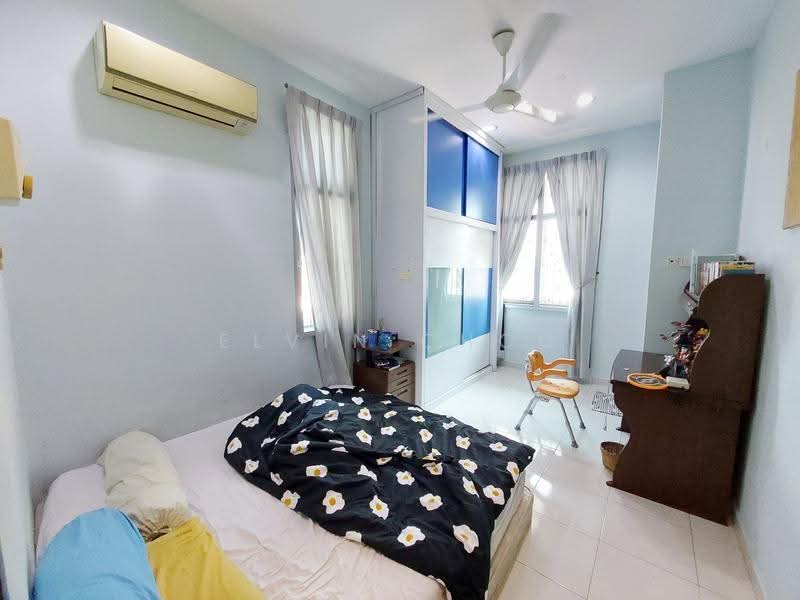 Semi-Detached House for Sale in Taman Seri Cendana (Juru) - Elvin Choo - Bedroom - PropertyGuru.com.my