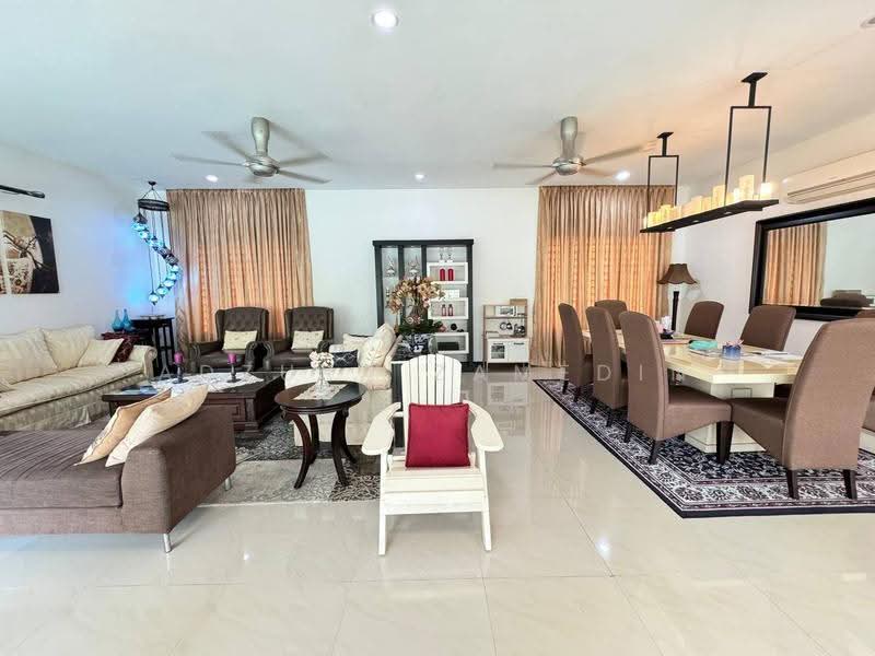 Bungalow House for Sale in Usj 3d (Subang Jaya) - Adzura Zamedin - Living Room - PropertyGuru.com.my