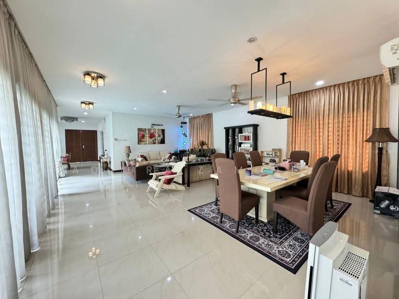 Bungalow House for Sale in Usj 3d (Subang Jaya) - Adzura Zamedin - Living Room - PropertyGuru.com.my