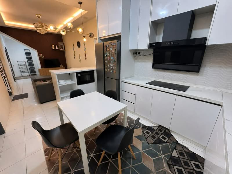 Townhouse for Rent in Dengkil (Selangor) - Ahmad Faiz - Kitchen - PropertyGuru.com.my