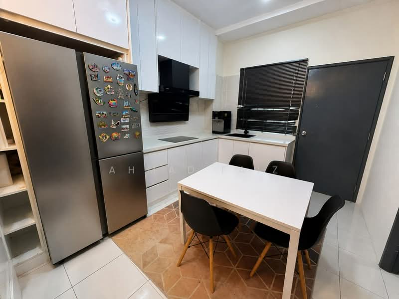 Townhouse for Rent in Dengkil (Selangor) - Ahmad Faiz - Kitchen - PropertyGuru.com.my