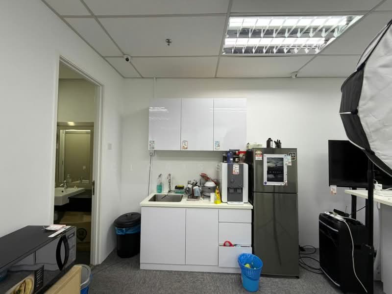 Pejabat untuk Disewa di Kampung Kerinchi (Bangsar South) (Kuala Lumpur) - Clarisse T - Kitchen - PropertyGuru.com.my