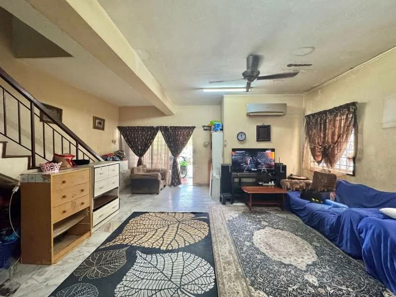 Rumah Teres 2 Tingkat untuk Dijual di Kajang (Selangor) - Mohd Faizal - Living Room - PropertyGuru.com.my