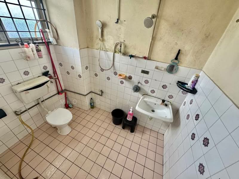Rumah Teres 2 Tingkat untuk Dijual di Kajang (Selangor) - Mohd Faizal - Bathroom - PropertyGuru.com.my
