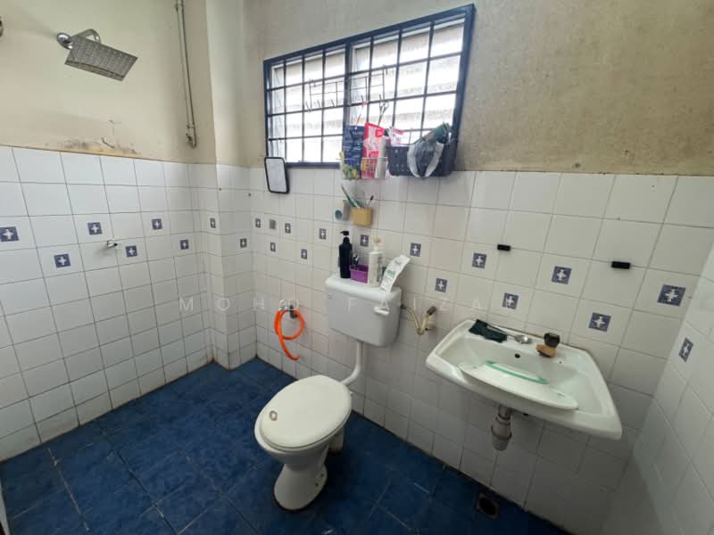Rumah Teres 2 Tingkat untuk Dijual di Kajang (Selangor) - Mohd Faizal - Bathroom - PropertyGuru.com.my