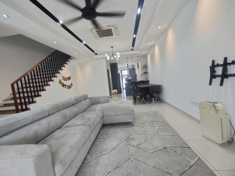 Rumah Teres untuk Dijual di Elmina (Shah Alam) - Alif Saad - Living Room - PropertyGuru.com.my