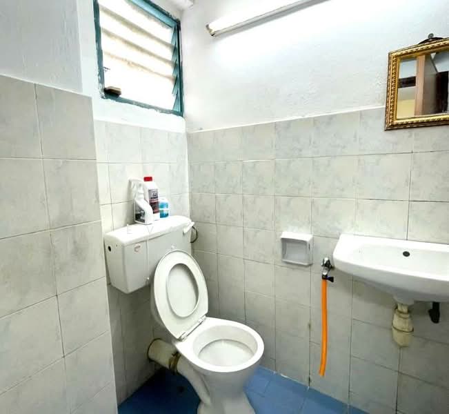 Apartment for Rent at Pangsapuri Vista Serdang - Evanslee . - Bathroom - PropertyGuru.com.my