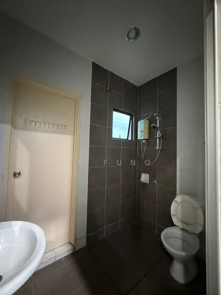 Rumah Teres 2 Tingkat untuk Disewa di Taman Seri Austin (Tebrau) - YC Fung - Bathroom - PropertyGuru.com.my