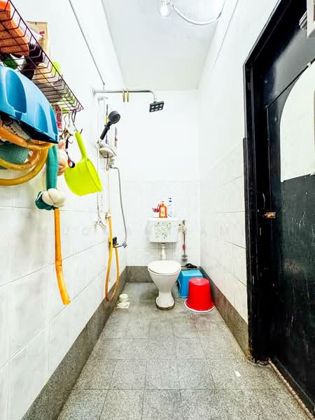 Rumah Teres 2 Tingkat untuk Dijual di Batu Caves (Selangor) - Luqman Ramli - Bathroom - PropertyGuru.com.my