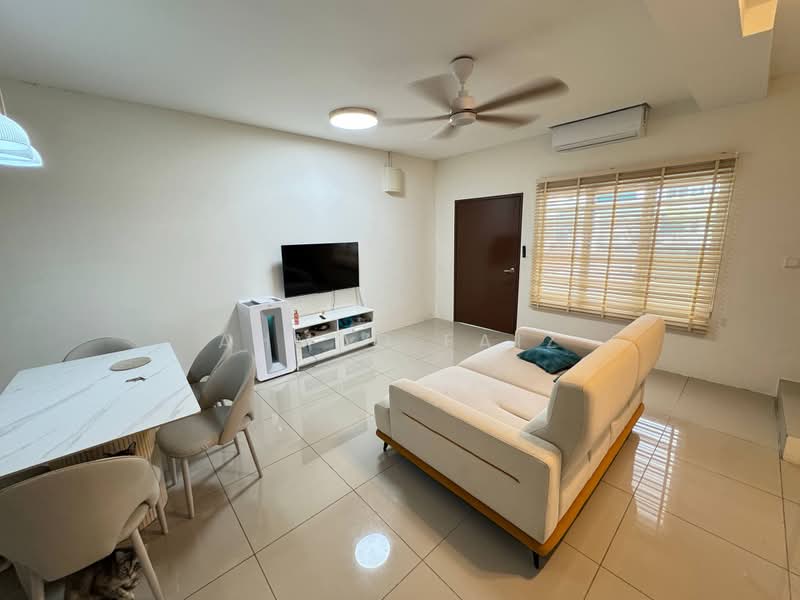 2-storey Terraced House for Rent in Dengkil (Selangor) - Ahmad Faiz - Living Room - PropertyGuru.com.my