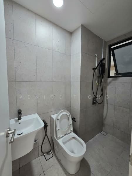 Condominium for Rent at EdgeWood Residences @ SkySanctuary - Venice Tiong - Bathroom - PropertyGuru.com.my
