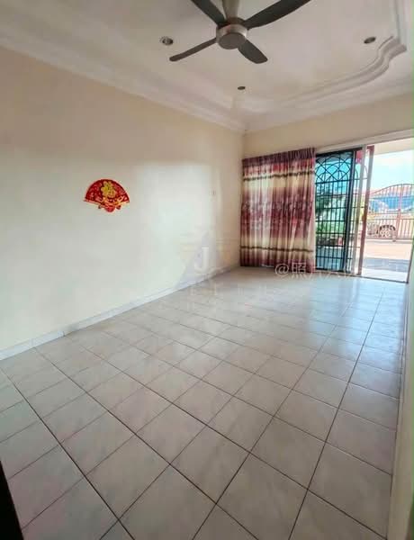 Rumah Teres 1 Tingkat untuk Dijual di Kuantan (Pahang) - Joceline Chin - Living Room - PropertyGuru.com.my