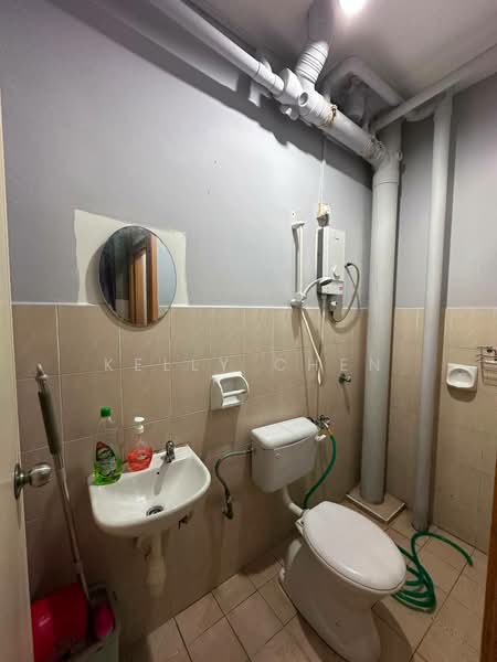 Pangsapuri untuk Disewa di Lake View Suites - Kelly Chen - Bathroom - PropertyGuru.com.my