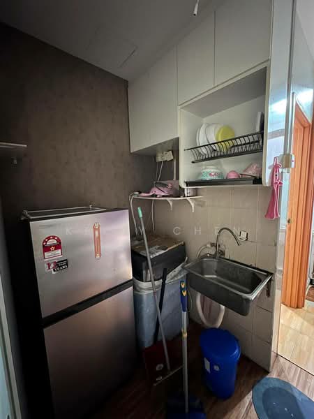 Pangsapuri untuk Disewa di Lake View Suites - Kelly Chen - Kitchen - PropertyGuru.com.my