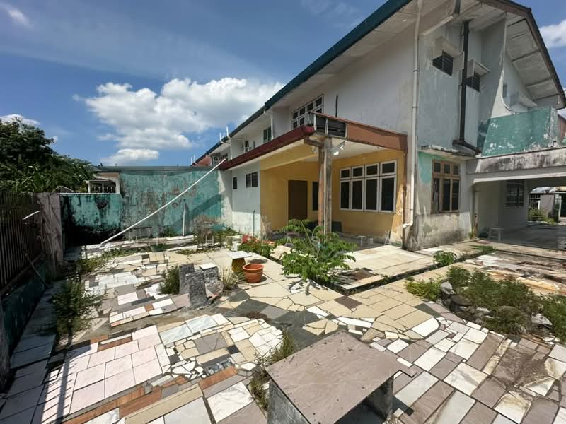 Rumah Teres 2 Tingkat untuk Dijual di Kampung Kenyalang Park (Kuching) - Nicholas Tan - PropertyGuru.com.my