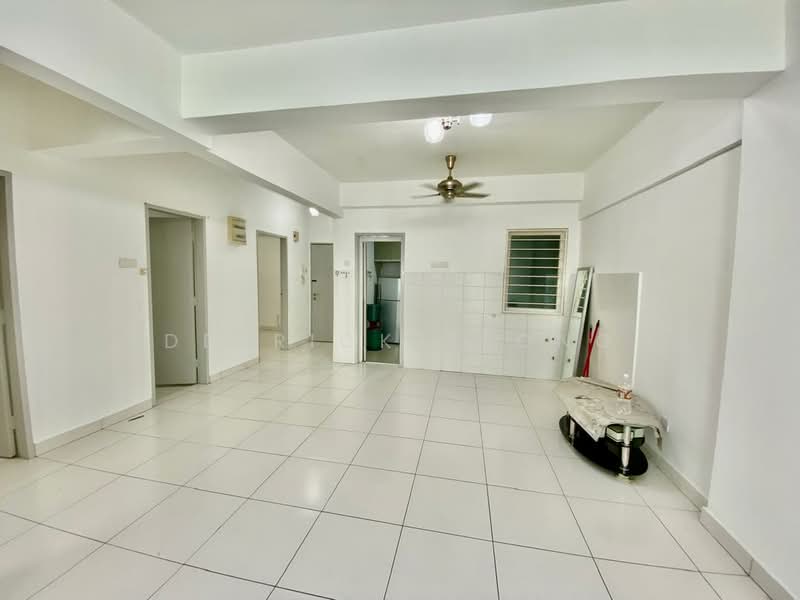 Kondominium untuk Disewa di Casa Tropika - Derrick Yeong - Living Room - PropertyGuru.com.my
