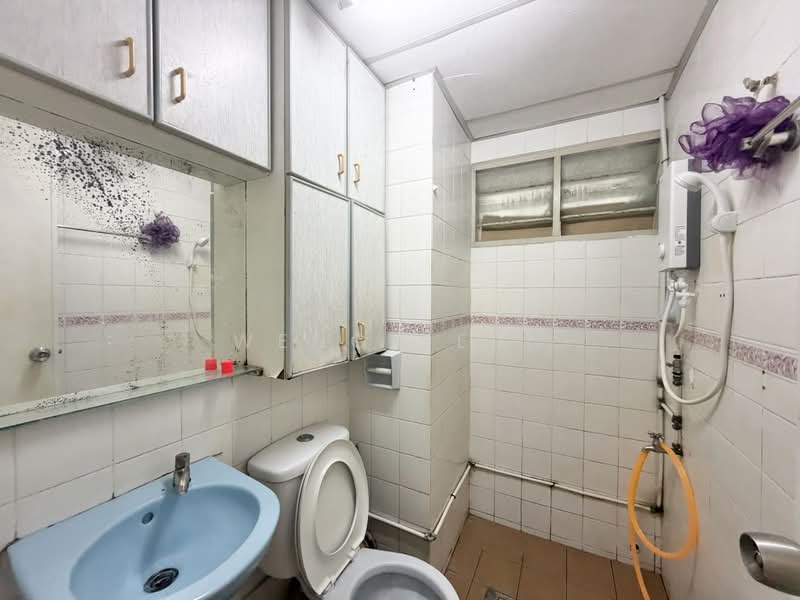 Pangsapuri untuk Disewa di Sri Saujana - Weng Sern - Bathroom - PropertyGuru.com.my
