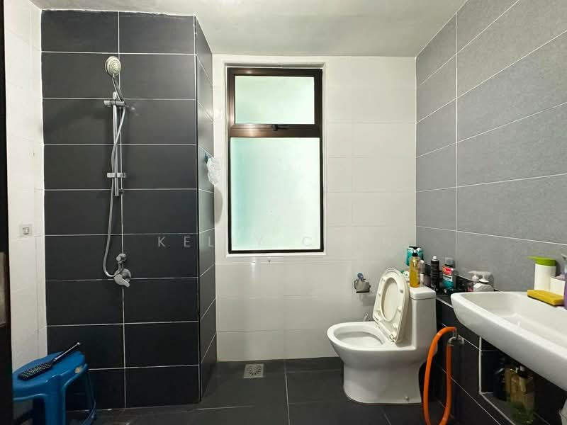 Service Residence for Sale at Wave @ Marina Cove - Kelly Chen - Bathroom - PropertyGuru.com.my