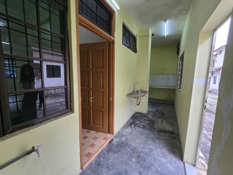 2-storey Terraced House for Rent in Ulu Tiram (Johor) - YC Fung - Kitchen - PropertyGuru.com.my